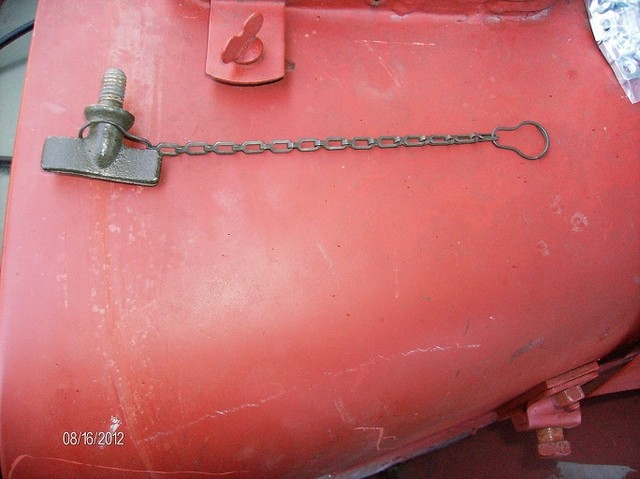 Top bow wing bolt 01