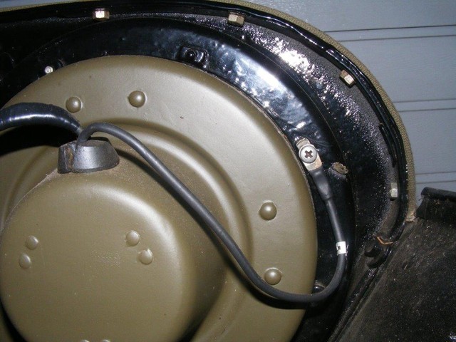 earth cable to radiator guard (right side)