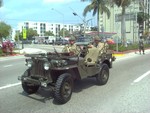 Hollywood Fl parade with re-enactor's